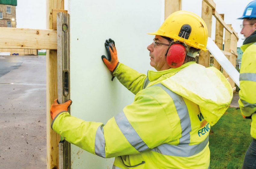  SUPER VERSATILE SITE HOARDING: SMARTPLY SITEPROTECT NOW AVAILABLE IN 16MM THICKNESS