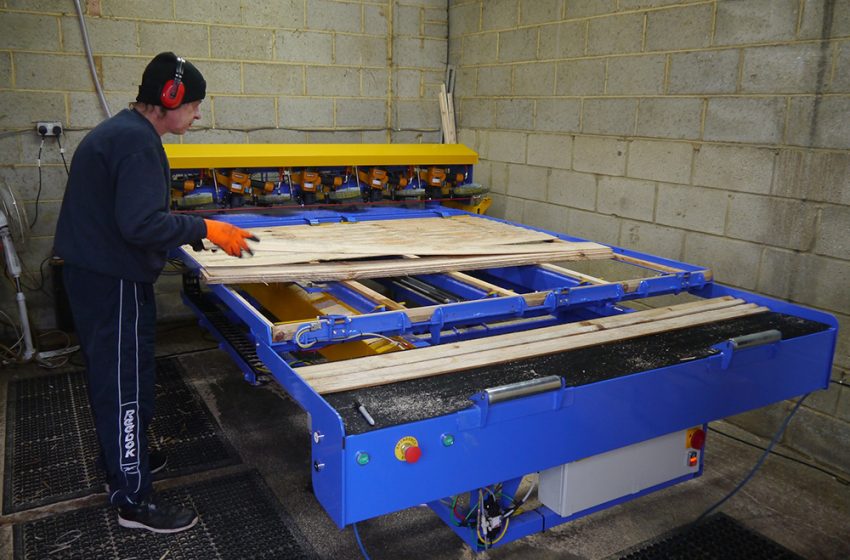  THE PANELMASTERS ARE BACK ON TRACK!