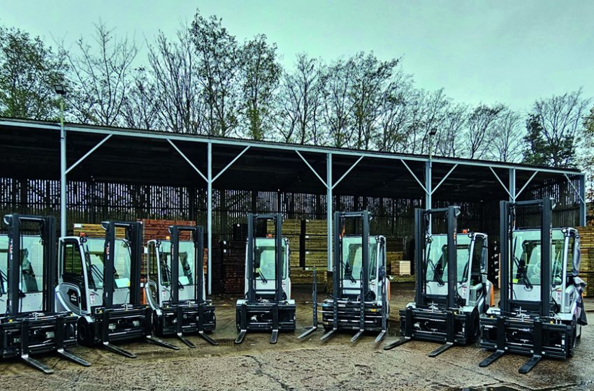  AJ SCOTT LINES UP NEW FORKLIFT FLEET TO RAISE CARBON CREDENTIALS