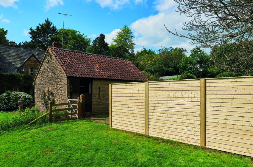  THE ULTIMATE GUIDE TO DURABLE FENCING – WITH WALFORD TIMBER