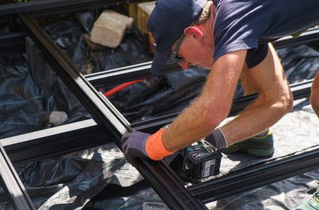 EXPERT DECKING INSTALLER ENDORSES F.H.BRUNDLE